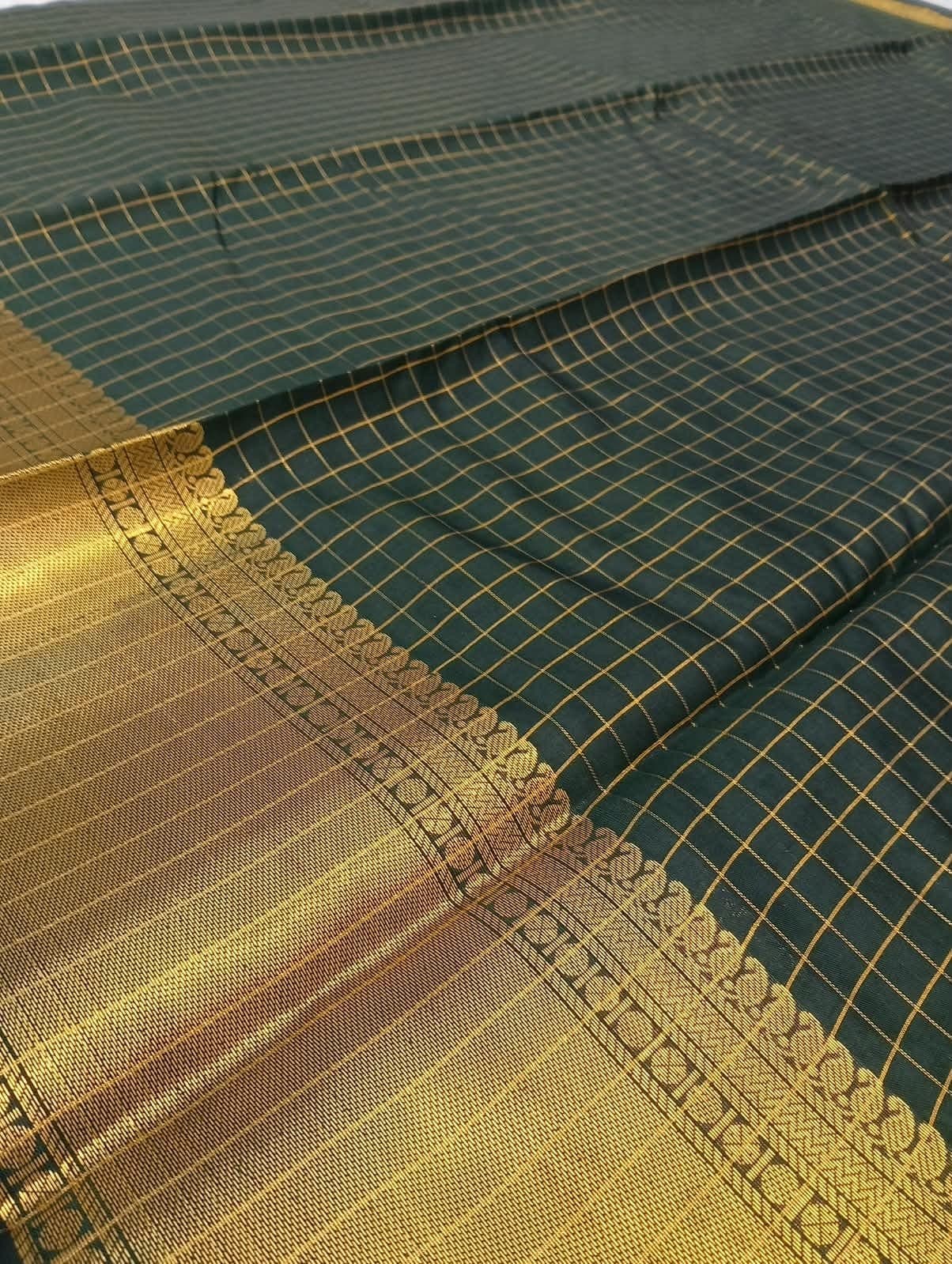 Cotton cheque lining zari Pallu with running blouse saree – Dark Green